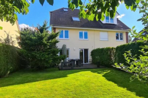 Modern townhouse, quiet and close to the centre.